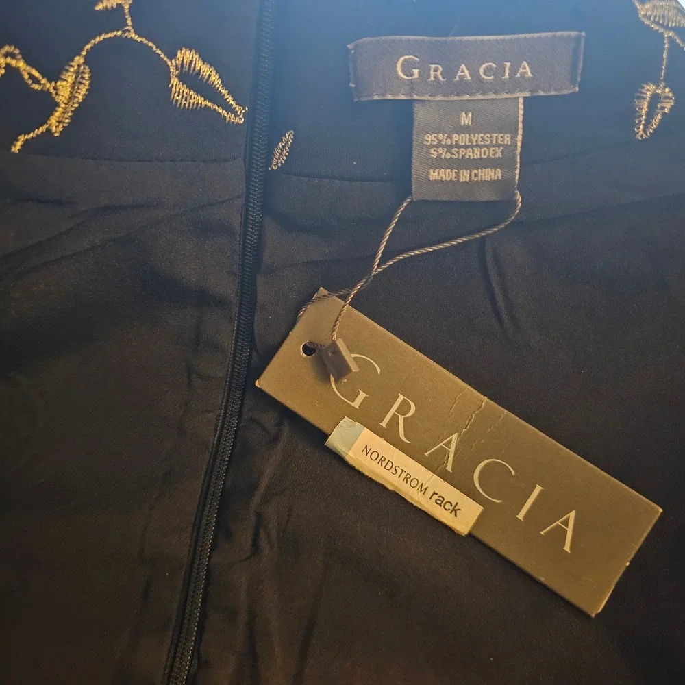 Gracia Women's Black Gold Floral Embroidered Scuba Crop Top Blouse Size‎ Medium